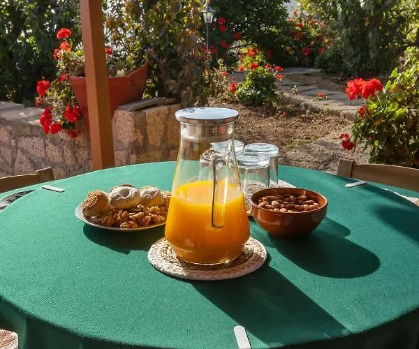 Mountain Getaway For Hikers 2 *